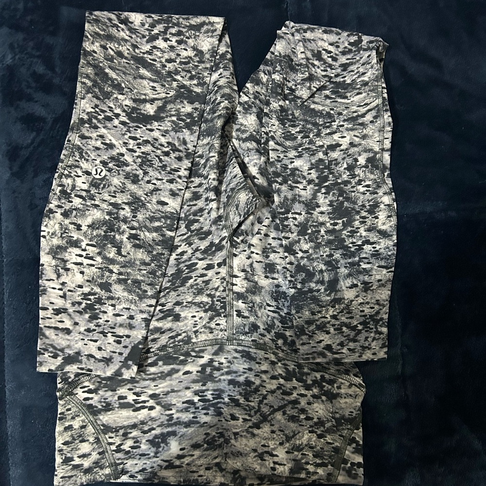 Lululemon size 4 wunder under leggings